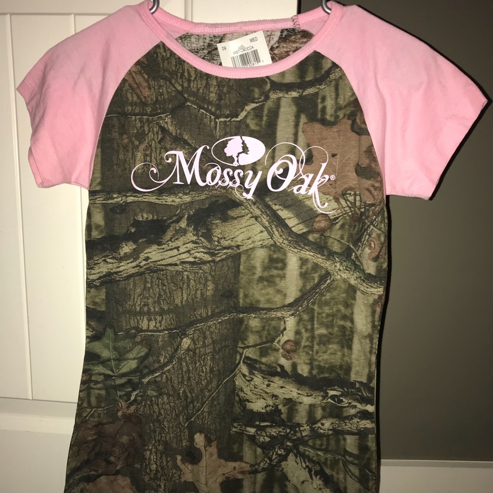 NWT Mossy Oak pink camo top sz M